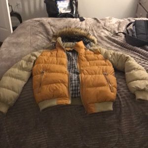 This says extra large when really it a medium